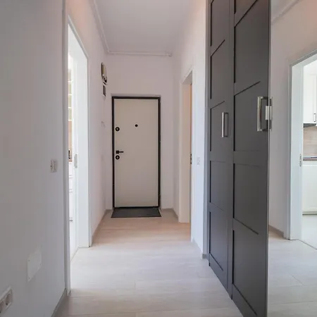 Apartment Elegant & Relaxing Gem Bucharest